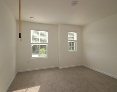 1012 Yatesbury Place - Photo Thumbnail 7