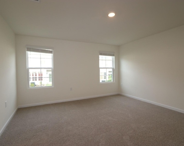 1012 Yatesbury Place - Photo Thumbnail 5