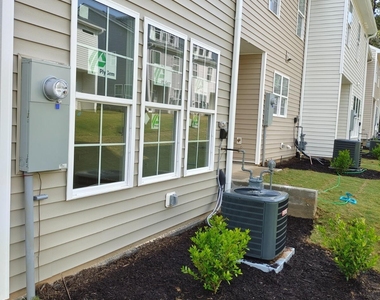 1012 Yatesbury Place - Photo Thumbnail 2