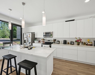2007 Jade Street - Photo Thumbnail 5