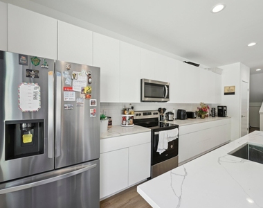 2007 Jade Street - Photo Thumbnail 9