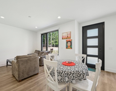2007 Jade Street - Photo Thumbnail 6