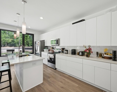 2007 Jade Street - Photo Thumbnail 10