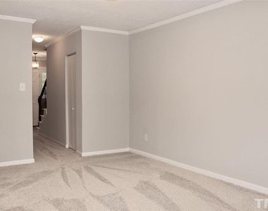 1355 Springlawn Court - Photo Thumbnail 7