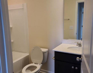 401 Purdue Drive - Photo Thumbnail 6