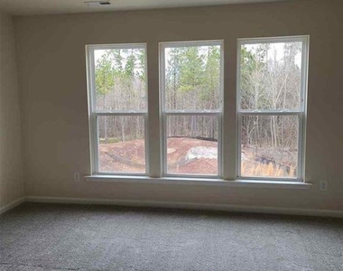 401 Purdue Drive - Photo Thumbnail 4