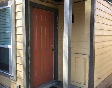1000 W 26th St - Photo Thumbnail 2