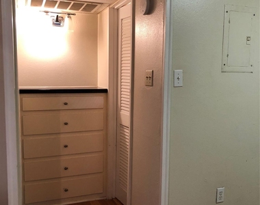 1000 W 26th St - Photo Thumbnail 8