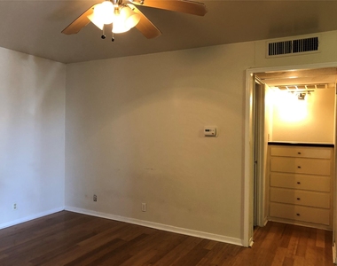 1000 W 26th St - Photo Thumbnail 9