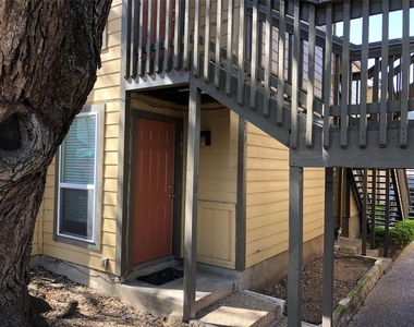 1000 W 26th St - Photo Thumbnail 1