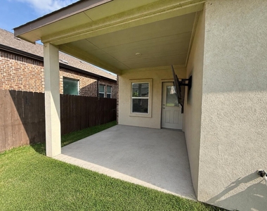 1008 Bluewood Bnd - Photo Thumbnail 5