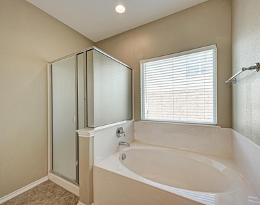 1109 Sussex Pl - Photo Thumbnail 19