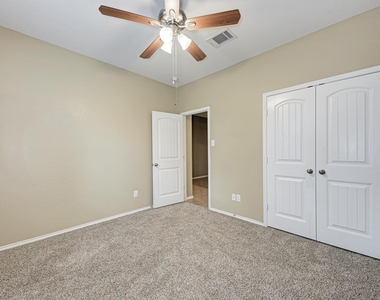 1109 Sussex Pl - Photo Thumbnail 21