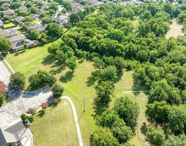 1109 Sussex Pl - Photo Thumbnail 39