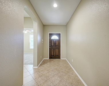 1109 Sussex Pl - Photo Thumbnail 3