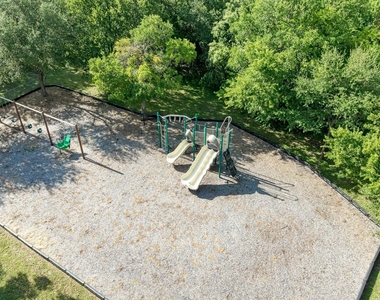 1109 Sussex Pl - Photo Thumbnail 37