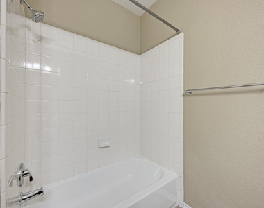 1109 Sussex Pl - Photo Thumbnail 23