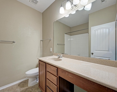 1109 Sussex Pl - Photo Thumbnail 22