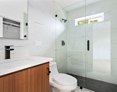 2813 Prado St - Photo Thumbnail 11