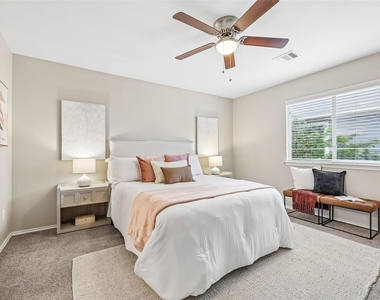 1808 Enchanted Rock Dr - Photo Thumbnail 16