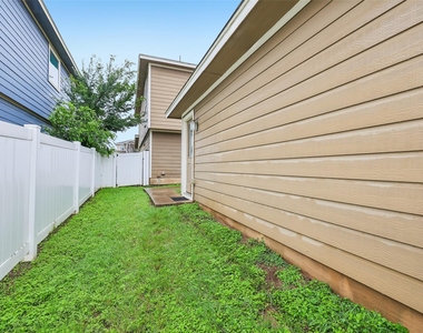 1808 Enchanted Rock Dr - Photo Thumbnail 28