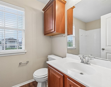 1808 Enchanted Rock Dr - Photo Thumbnail 23