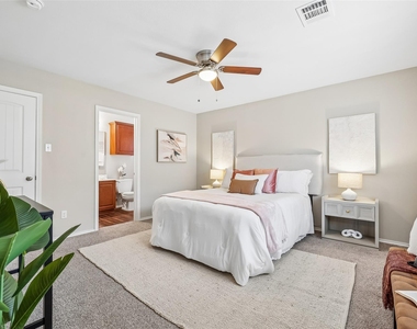 1808 Enchanted Rock Dr - Photo Thumbnail 14