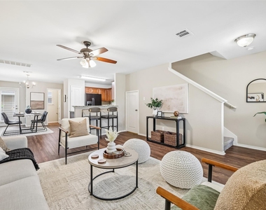 1808 Enchanted Rock Dr - Photo Thumbnail 2