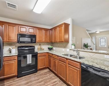1808 Enchanted Rock Dr - Photo Thumbnail 10