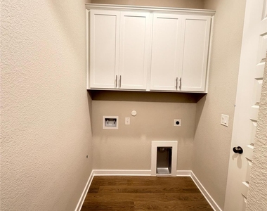 745 Beaverton Dr - Photo Thumbnail 16