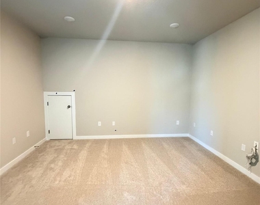 745 Beaverton Dr - Photo Thumbnail 23