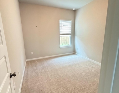 745 Beaverton Dr - Photo Thumbnail 13