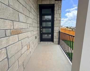 745 Beaverton Dr - Photo Thumbnail 2