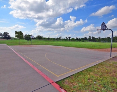 5825 Shanjia Dr - Photo Thumbnail 34