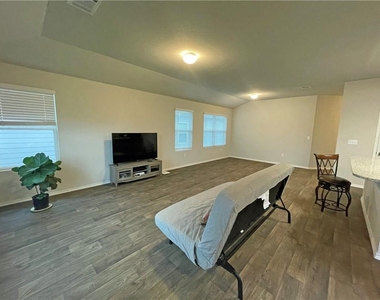5825 Shanjia Dr - Photo Thumbnail 16