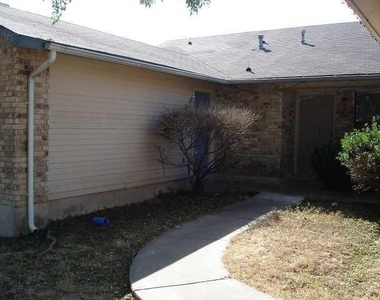 1505 Latigo Trce - Photo Thumbnail 6