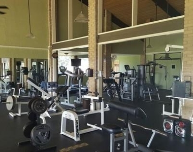 300 Venture Blvd S - Photo Thumbnail 19