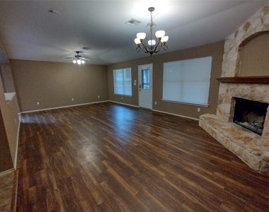 136 Trinity Dr - Photo Thumbnail 8