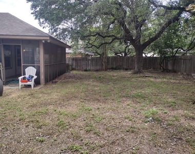 136 Trinity Dr - Photo Thumbnail 3