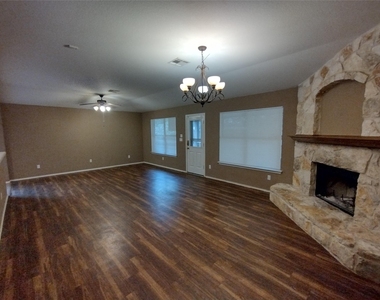 136 Trinity Dr - Photo Thumbnail 7