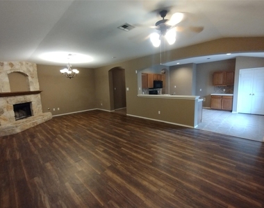 136 Trinity Dr - Photo Thumbnail 13