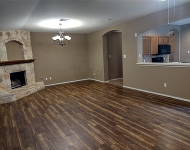 136 Trinity Dr - Photo Thumbnail 14