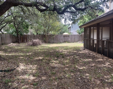 136 Trinity Dr - Photo Thumbnail 4