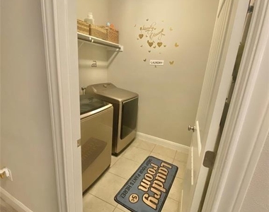 13621 Mariscan St - Photo Thumbnail 8
