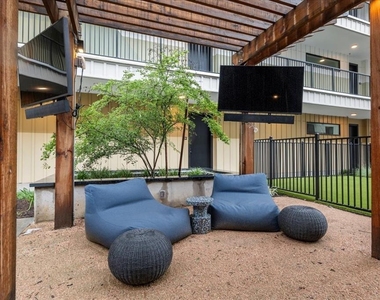 4315 S Congress Ave - Photo Thumbnail 23