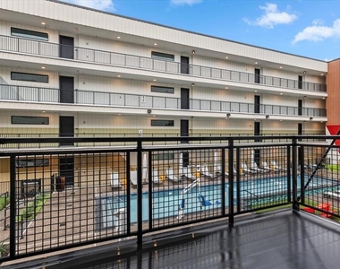 4315 S Congress Ave - Photo Thumbnail 15