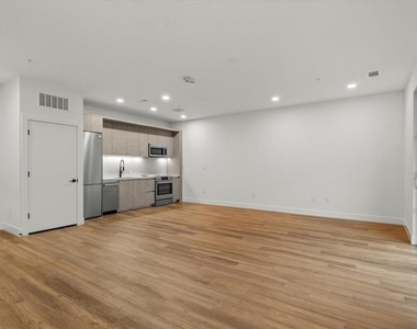 4315 S Congress Ave - Photo Thumbnail 12