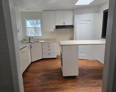 305 N 5th St - Photo Thumbnail 11