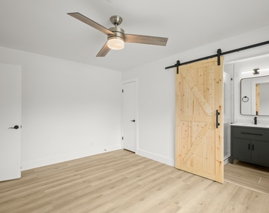 9006 Lodge Ct - Photo Thumbnail 13