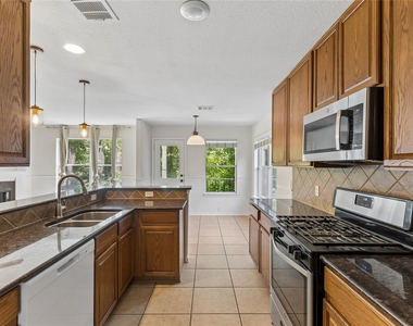 2372 Paradise Ridge Dr - Photo Thumbnail 5